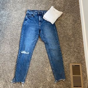 NEW AMERICAN EAGLE MOM JEANS SIZE 0